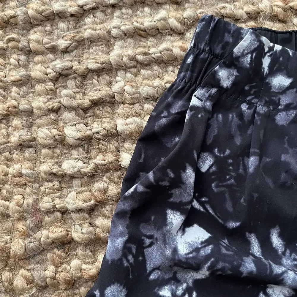 Lululemon Spring Break Away Short 10 Dusk Dye White Black Athletic EUC - Picture 8 of 13
